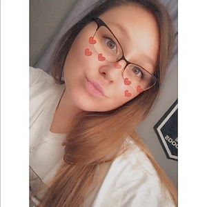 Meet your Posher, Ashley